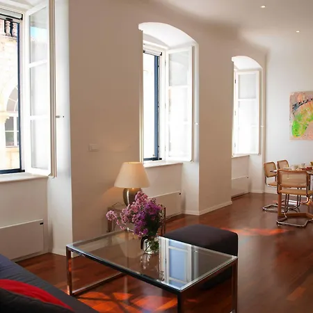Miro Apartmán *